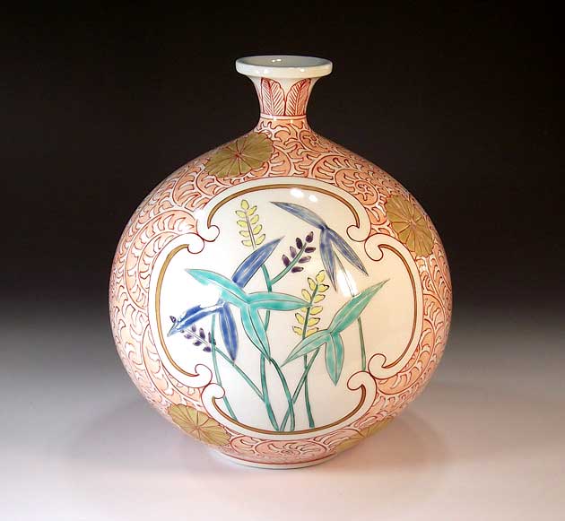 有田焼・伝統工芸・総手描き染錦金彩菊唐草割花絵飾り花瓶陶芸作家 藤井錦彩 作