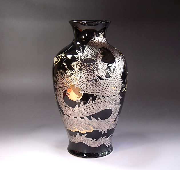 有田焼・伝統工芸・総手描き天目釉金プラチナ彩龍絵飾り花瓶陶芸作家 藤井錦彩 作