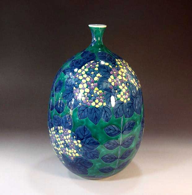 有田焼・伝統工芸・総手描き色鍋島様式紫陽花絵飾り花瓶陶芸作家 藤井錦彩 作