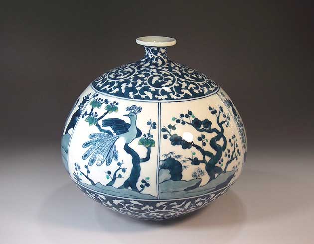 有田焼・伝統工芸・総手描き染錦唐草割景図飾り花瓶陶芸作家 藤井錦彩 作