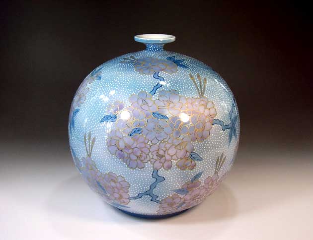 有田焼・伝統工芸・総手描き染錦金彩釉裏紅桜絵飾り花瓶陶芸作家 藤井錦彩 作