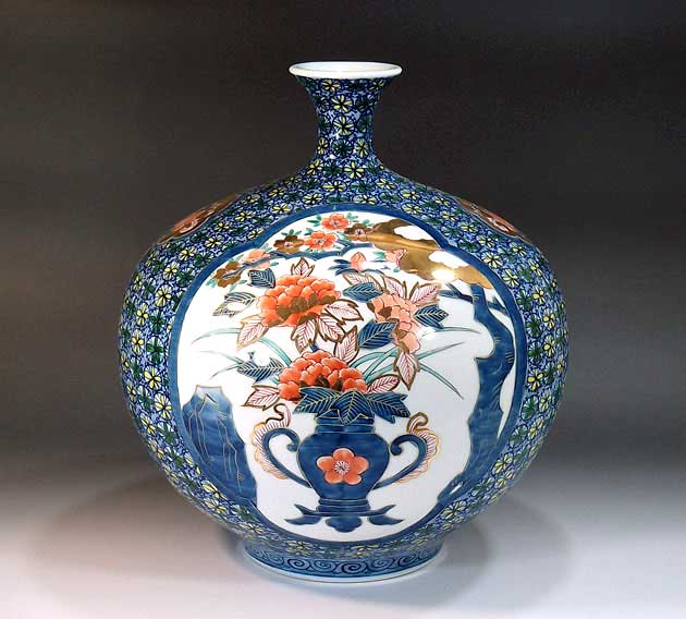 有田焼・伝統工芸・総手描き古伊万里様式金彩小花文様割花篭絵飾り花瓶陶芸作家 藤井錦彩 作