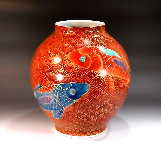 有田焼・伝統工芸・総手描き染錦金彩青海波鯉絵飾り花瓶陶芸作家 藤井錦彩 作