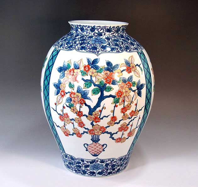 有田焼・伝統工芸・総手描き染錦唐草割花篭絵花瓶陶芸作家 藤井錦彩 作