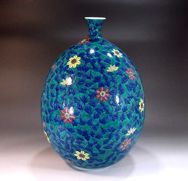 有田焼・伝統工芸・総手描き色鍋島様式鉄線花絵飾り花瓶陶芸作家 藤井錦彩 作