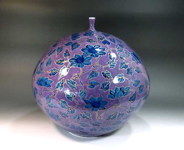 有田焼・伝統工芸・総手描き染錦金彩鉄線花唐草絵飾り花瓶陶芸作家 藤井錦彩 作