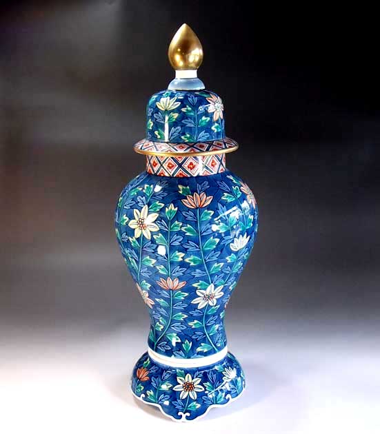 有田焼・伝統工芸・総手描き古伊万里様式金彩鉄線花絵飾り沈香壺陶芸作家 藤井錦彩 作