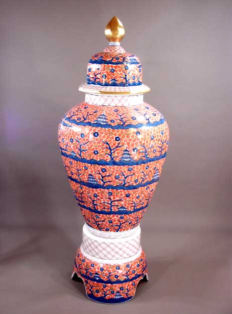 有田焼・伝統工芸・総手描き金彩楼閣絵飾り沈香壺陶芸作家 藤井錦彩 作