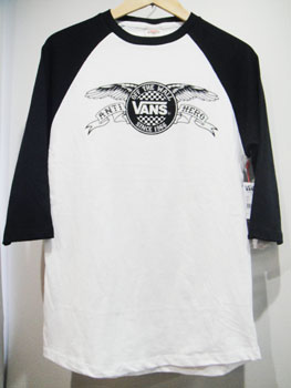 【新品】ANTI−HERO/VANSコラボ ラグランスリーブTシャツ　☆サイズ：S、M、L☆ RM-656