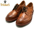 商品詳細 ブランド TRICKER'S / トリッカーズ Tricker'sはハンドメイド及びベンチメイドの最高級紳士靴を製造しています。 1829年に創立され、現在も創立者の子孫が経営する当社は素材と職人技を追及する伝統とエレガントなスタイルで知られています。 Tricker'sの製品は、タウンで、カントリーで常に最高の逸品を要求する目の高いお客様を客層とする世界に名の知れた有名小売店で販売されており、 最高級のTricker'sという名声を維持し続けています。 また、ロンドンの直営店舗には英国王室チャールズ皇太子御用達の紋章が掲げられ、その品質を証明しています。 近年、Tricker'sのカントリーラインという、もともとハンティング等に使用されていたヘビーデューティー仕様の ブーツやシューズがファッションとして注目されており、Paul Smith等の別注品も手掛けるなど、ファッション性も高く評価されています。 カントリーブーツの人気が先行しているTricker'sですが、もともとはドレスシューズのメーカーで、チャールズ皇太子も同シリーズを履いています。 オーセンティックでスマートな木型を使用しながらも程より足入れ感を持ったこの2つのコレクションは、 現在のファッション傾向とマッチした非常に洗練されたドレスシューズとして世界中で高い評価を得ています。 モデル COUNTRY SHOES BOURTON M5633 トリッカーズの人気モデル、カントリーコレクションの短靴「BOURTON」です。 トリッカーズの代名詞であるウィングチップを使用したモデルで、カジュアルからフォーマルまで幅広く活躍してくれます。 こちらに使用されている素材は、カーフレザーではなく “ムフロン” を使用しております。 ムフロンとはヨーロッパ地域に生息している羊の仲間で、見た目のシボ感と柔らかな履き心地が特徴的なレザー素材です。 マテリアル LEATHER：ムフロンレザー ソール：ダイナイトソール ※英国のダイナイト社の作るラバーソール、通称「ダイナイトソール」を使用。 滑り止めの役目を果たす丸い突起があしらわれたラバー製のソールで実用性と見た目のバランスの良いソールです。 レザーソールのようにスマートなのに、雨天時でも気兼ねなくガンガン履ける優れた耐久性が自慢です。 ワイズ表記　：　フィッティング5（Eワイズ相当） 製法：グッドイヤー・ウェルト製法 英国人"グッドイヤー"が発明した靴製造法。 機械を使った製法としてはもっとも古く手間のかかるため 高級靴にのみ使用されている製法。 アッパーとミッドソールをウェルトと呼ばれる 細い革とともに縫い合わせるところが最大の特徴。 型崩れがしにくく歩きやすいのがこの製法の魅力です。 ※ベンチメイド(1人の職人が全ての作業工程を行なう事)と言う製法のため、 木型は同じでも1足1足職人のクセが出たりします。 メダリオンやステッチに左右で若干の違いがある場合もございますが、コレも風合いとしてお楽しみ下さい。 生産国：MADE IN ENGLAND / 英国製 TRICKER'S / トリッカーズの商品一覧はコチラ ご注意 ご購入前に必ずお読み下さい。 トリッカーズ バートン ウィングチップ カントリーブーツ m5633 Tricker's マロン ムフロンレザー ダイナイトソール ご注意 ※海外輸入品のため、靴箱に破損がある場合もございます。 ※天然皮革を使用していますので、左右で異なる質感や、シワやキズがある場合があります。 これらは不良品ではなく、革製品特有のものとなりますのであらかじめご了承いただくようお願いいたします。 上記内容としてご返品、交換をご希望の場合はお客様事由として対応させて頂きます。 予めご了承ください。 ※こちらの商品はメーカー在庫も含む為、ご注文いただいても売り切れとなっている場合やお取り寄せとなる場合がございます。 必ずご確認ください こちらの商品は弊社在庫およびメーカー流動在庫を含む商品となります。 限りなく最新の在庫状況を反映するよう努めてさせて頂いておりますが、選択肢が〇の場合でも完売、欠品の場合が御座います。 欠品の場合につきましてはメールにてご案内させて頂きました後、弊社にてキャンセル手続きを行わせて頂きますので予めご了承ください。トリッカーズ バートン ウィングチップ カントリーブーツ m5633 Tricker's マロン ムフロンレザー ダイナイトソール
