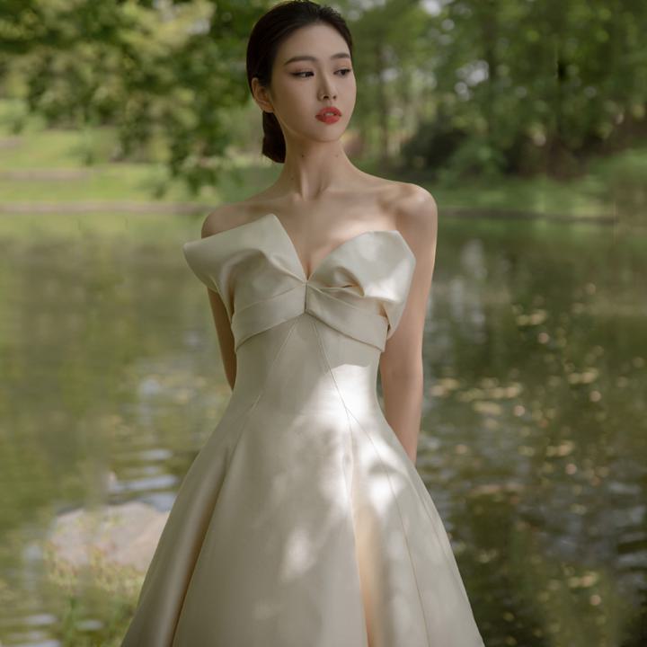 ドレス ウェディングドレス 結婚式ドレス 結婚式のドレス 二次会ドレス 花嫁ドレス ミディアムドレス ミディアム丈 袖なし プリンセス シフォン フリル リボン ウエストマーク ウエストリボン 透け感 シースルー 胸元 かわいい 大人可愛い きれいめ 上品 おしゃれ お洒落