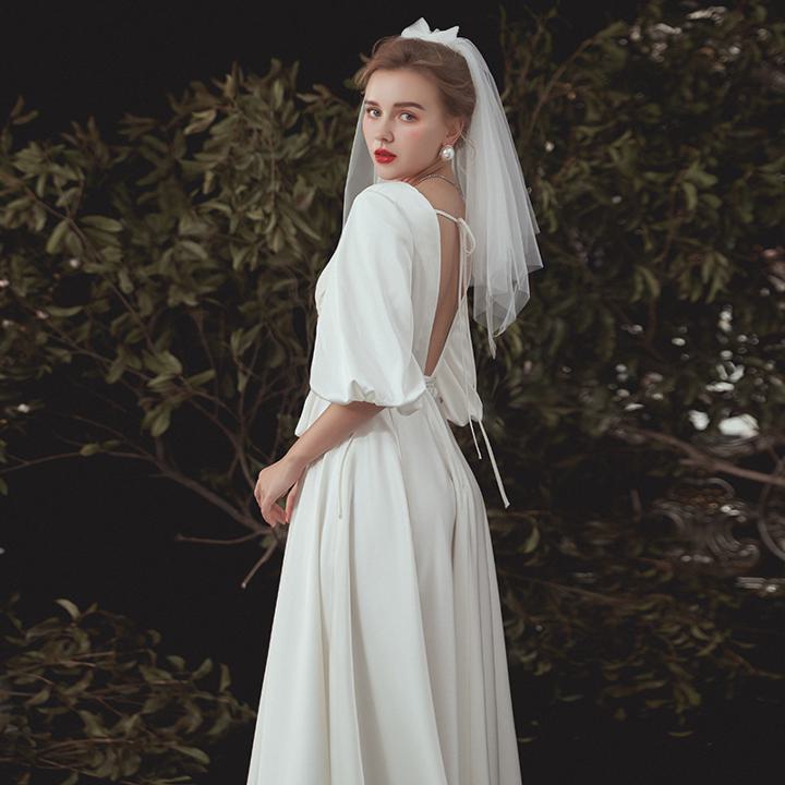 白ワンピース ウェディングドレス シンプル カジュアル Vネック パフスリーブ リボン カシュクール 結婚式ドレス 結婚式のドレス 花嫁ドレス ロングドレス ロング ロング丈 袖あり 5分袖 五分袖 スレンダーライン フレア セミフレア 胸元 谷間 かわいい 大人可愛い きれい