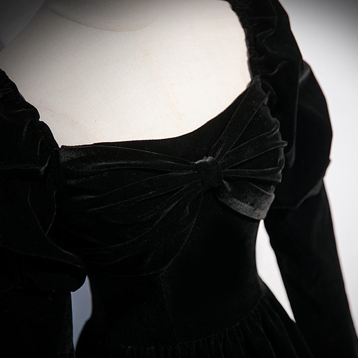 ブラックドレス Aライン ロング丈 黒【着後レビュー特典】パフスリーブ 長袖 冬 秋 シンプル 半袖 袖有 ロング 編上げ パーティードレス 胸元ボリューム 厚手 きれい 床付き 上品 ベロア 二次会ドレス