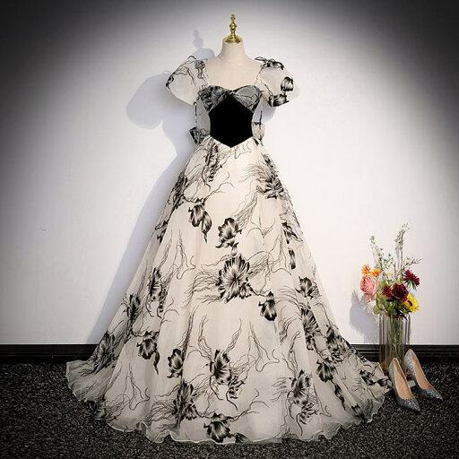 白×黒 バイカラー 可憐 花柄プリント 軽やかなチュールドレス【着後レビュー特典】とびきり可愛い大きな花柄プリントでもモノトーンで上品で大人可愛いドレス ビックパフ パフスリーブ ハートカット スクエアネック 透け感 おしゃれ 衣装 インポート 舞台 白×黒 バイカラー 可憐 花柄プリント 軽やかなチュールドレス【着後レビュー特典】とびきり可愛い大きな花柄プリントでもモノトーンで上品で大人可愛いドレス ビックパフ パフスリーブ ハートカット スクエアネック 透け感 おしゃれ 衣装 インポート 舞台