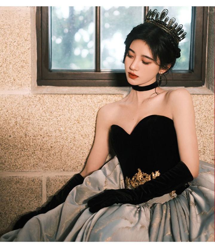 ハートカット デザインドレス バイカラー【着後レビュー特典】チューブトップ 袖無し ブラック×グレー プリンセスラインウェディングドレス 魅力的な胸元 パーティードレス 結婚式ドレス 二次会ドレス 披露宴ドレス 花嫁ドレス ロング丈 袖なし