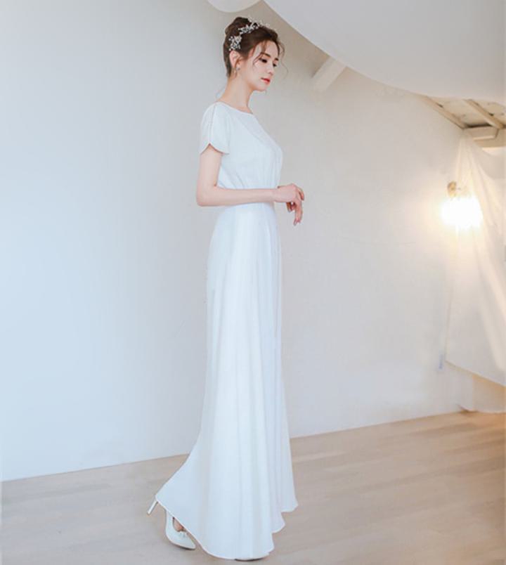 サラリと着こなす「自然体ドレス」少人数婚やフォトウエディングで人気のウェディングドレス【着後レビュー特典】着心地がよくて「柔らかな」素材感 ナチュラル 半袖 シンプル ホワイト ラウンドネック 海外挙式 結婚式 花嫁 インポート 大きいサイズ