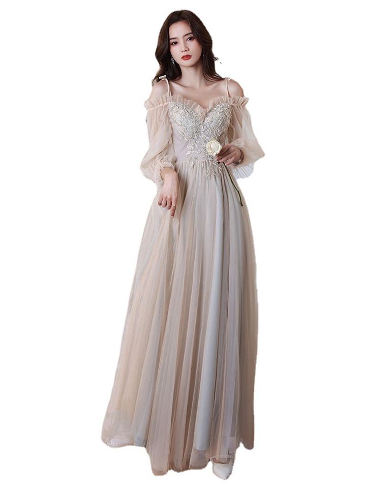 ウェディングドレス グレー【着後レビュー特典】イメージはスイート＆ロマンチック 選べるデザイン 少人数婚やフォトウエディングで人気 楽に着られてリラックスできそうなドレス 着心地が良く軽やかで動きやすいため、ロケフォトに 透け感 半袖 ウエストマーク ミモレ丈