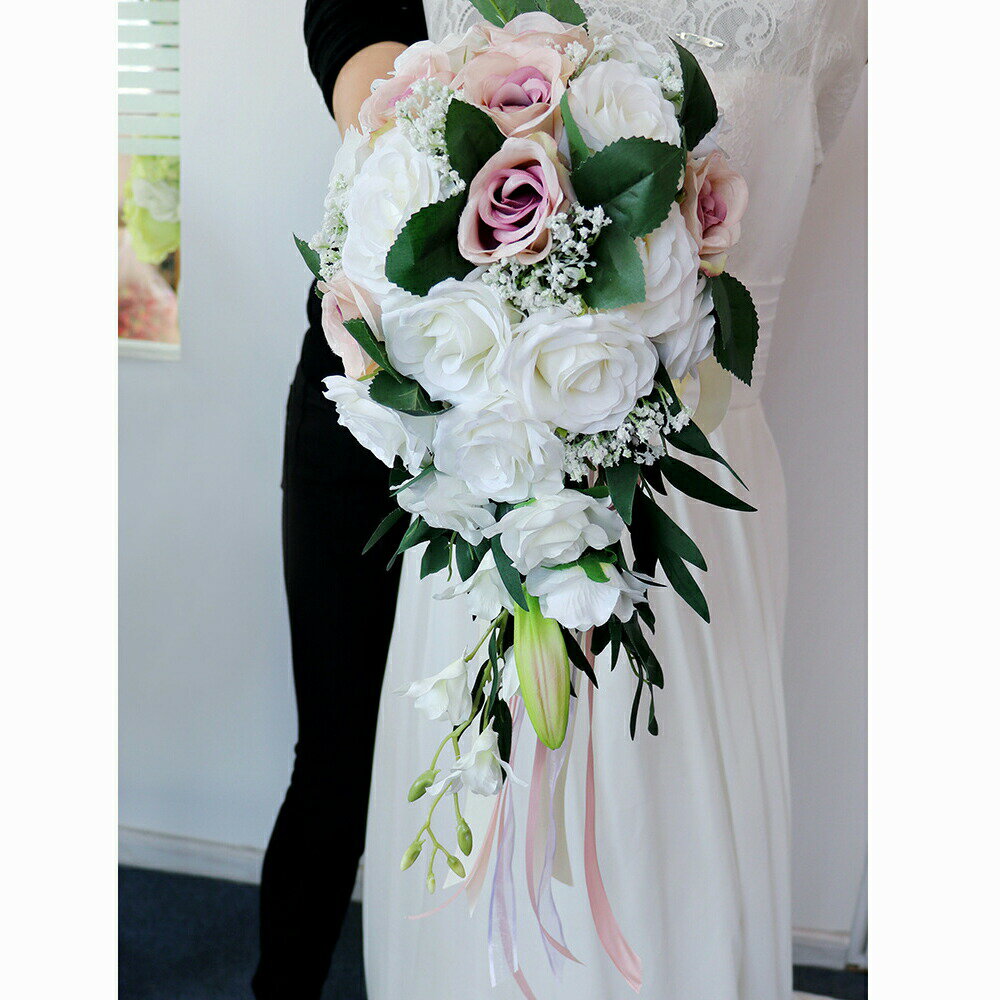 格調高い キャスケード ブーケ 結婚式 バラ 薔薇 葉 ウエディングブーケ 造花 シルクフラワー ガール 花束 フラワー ギフト インテリア おじゃれ 結婚式 ...