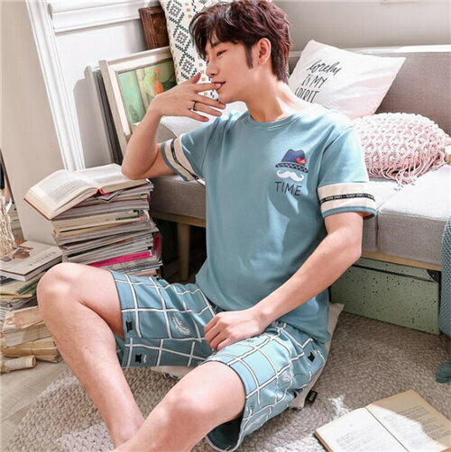 綿100％の素材を使用しているので、吸湿発熱性に優れ、眠っている間に汗をかいてもムレにくく快適 ペアパジャマ