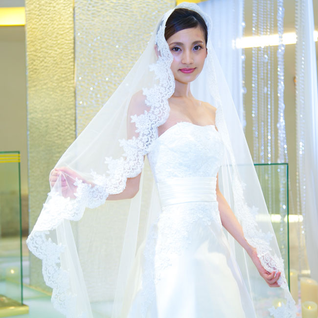 マリアベールロング丈 レース縁取り 豪華 ウエディング エレガント 花レース 結婚式マリアベール サイズ【ロング丈】長さ：320cm 幅選択