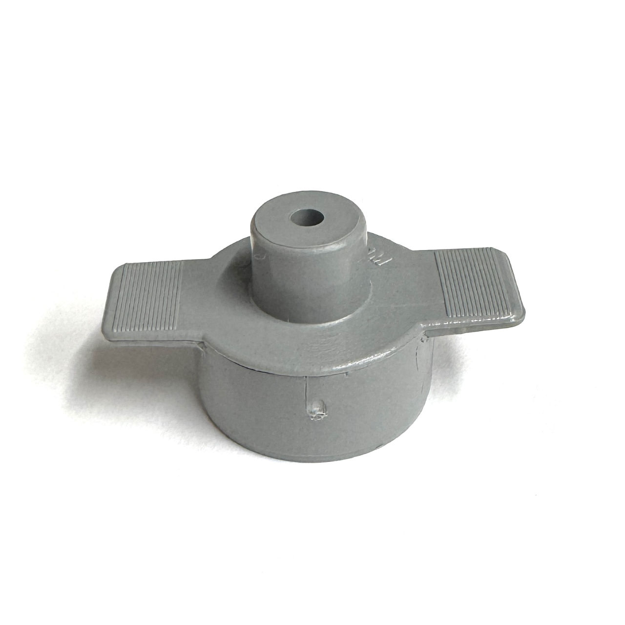 ■ [Uprok Grey 2-Finger Adapter] 海外ノズル変換用アダプター スプレー缶ノズル 日本のスプレー缶でも海外仕様の雄型ノズルを使用できるようになります。 ノズル本体が詰まってしまっても、アダプター部分は繰り返し使えます。 2本の指で押せるので連続の噴射も楽になります。 ※価格は1個あたりの値段です。 ※ノズルは 付属しません。 ※日本のスプレー缶 (太さ約4mmの芯) に取り付けが出来ます。