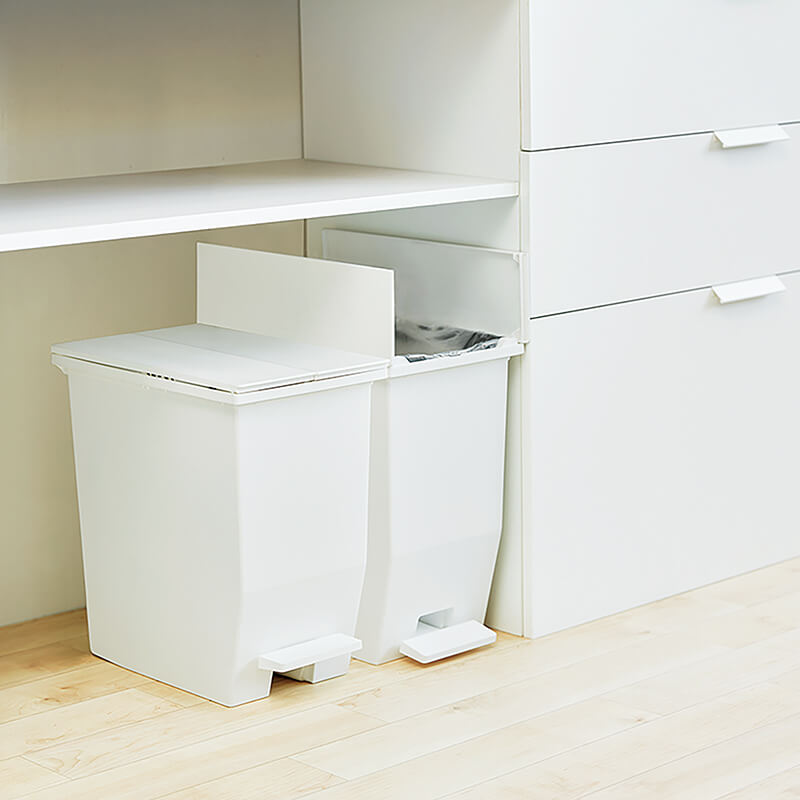 ゴミ箱 ダストボックス 45L 大容量 フタ付き キャスター付き 抗菌 防汚 棚下収納 角型 分別 おしゃれ シンプル キッチン SOLOW ペダルオープンツイン [2]