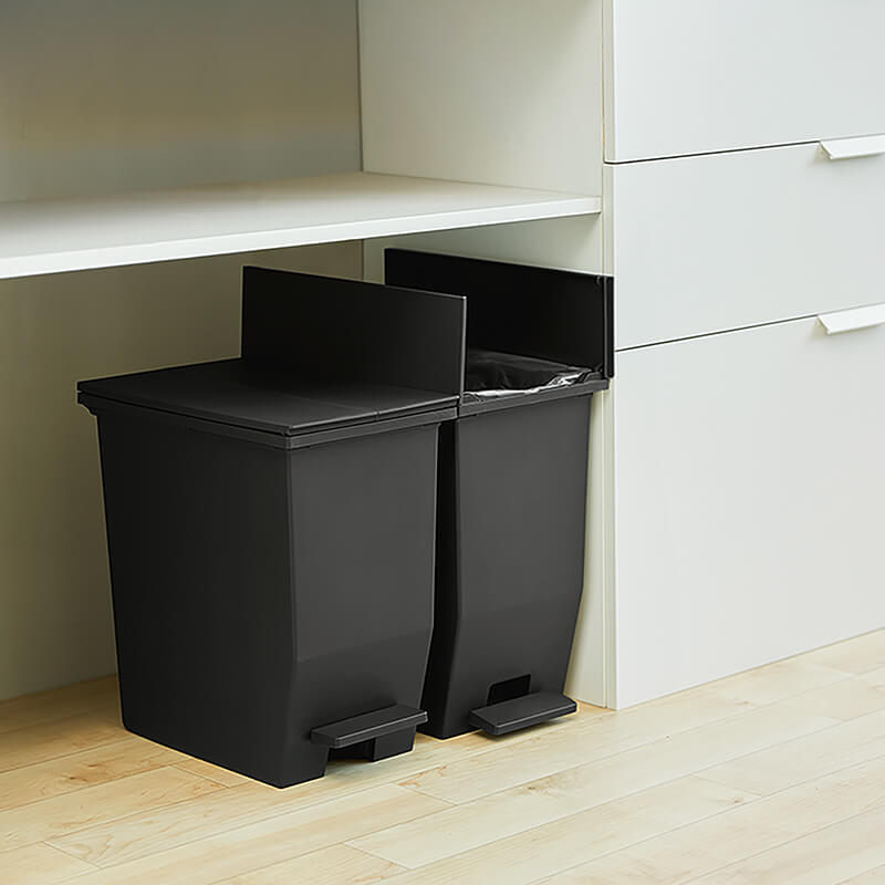 ゴミ箱 ダストボックス 45L 大容量 フタ付き キャスター付き 抗菌 防汚 棚下収納 角型 分別 おしゃれ シンプル キッチン SOLOW ペダルオープンツイン [3]