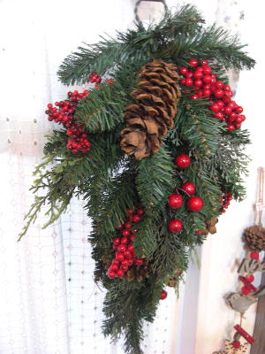 クリスマス飾り　レッドベリーコーンドロップ【地域限定送料無料】