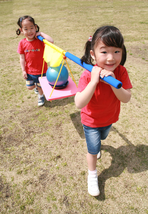 おさるのカゴやさん 保育園 幼稚園 運動会 障害物競争 親子競技