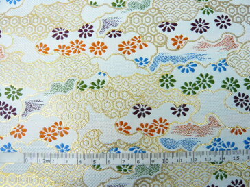金襴 生地 霞に菊・青海波・亀甲 白 003-11(10cm) 布 はぎれ 和風 緞子