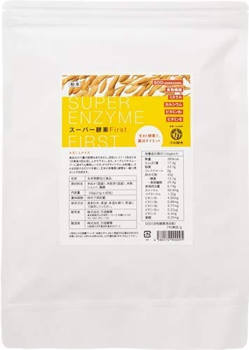 【ポイント1】国産の原料を使用し、伝統的な製法で手作りにこだわった米ぬかの発酵食品です。ビタミン、ミネラル、食物繊維、鉄分などの栄養素がたっぷり入っています。【ポイント2】発酵後約60℃の低温で乾燥させる独自の製法を用いているので、SOD(活性酸素消去酵素)やコエンザイムQ10などの酵素を生きたまま摂取できます。食物の消化や代謝に不可欠な酵素を補い、健康維持のサポートに。【ポイント3】100%国産の原料を使用し、無添加・無香料・無着色。老若男女問わず、妊婦やお子様にもお召し上がりいただけます。きなこのような味で食べやすく、肌荒れが気になる方、スッキリしない方、栄養のバランスを取りたい方におすすめです。【内容量】225g(2.5g×90包)【原材料】米ぬか、米胚芽、米酢、にんにく、甘蔗分蜜糖、麹菌 米ぬかと米胚芽に麹菌を加えて発酵させた米ぬか発酵食品です。こうじ菌だけで発酵させています。酵素は熱に弱いため、熱いものに入れるのは厳禁ですが、その他のジュース、青汁、ヨーグルト、少し冷ましたお味噌汁、何にでも入れて召し上がれます。