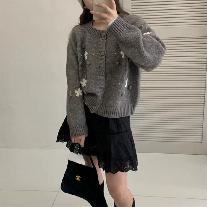 トップス ニット カーディガン セーター レディース きれいめ カジュアル 大人可愛い 春 秋 冬 フラワー 花 刺繍 長袖 羽織り クルーネック プルオーバー グレー 20代 30代 40代 50代 M L XL 2XL 3XL