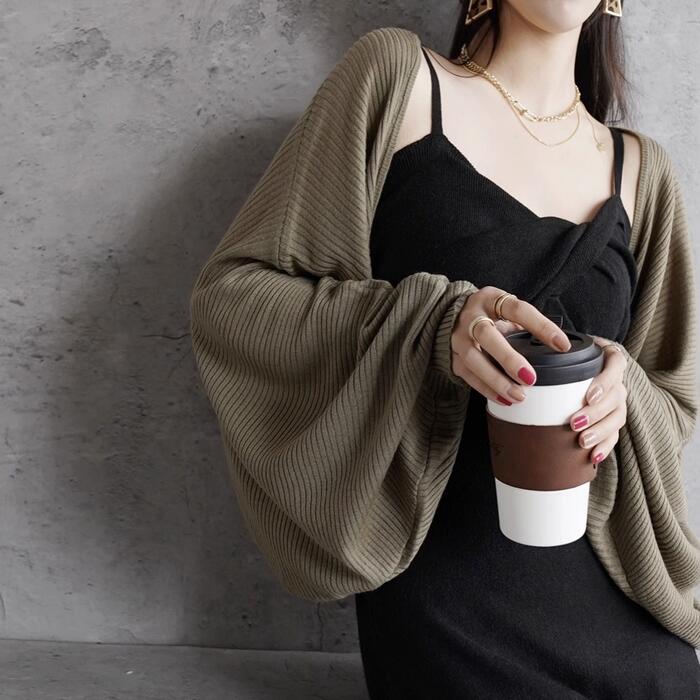 トップス カーディガン ニット ドルマンスリーブ カットソー 羽織り エレガント レディース 大人 可愛い きれいめ カジュアル フェミニン ショート丈 韓国 長袖 おしゃれ シンプル グリーン 緑 グレー ホワイト 白 春 秋 冬 20代 30代 40代 50代