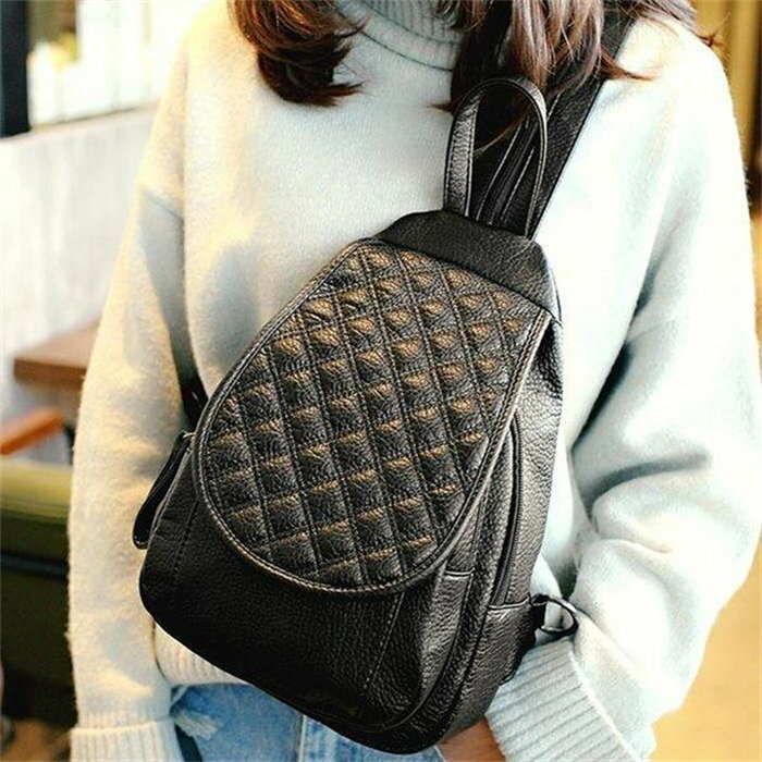 リュック 黒 かわいい レディース 小さめ ショルダーバッグ おしゃれ 軽量 レザー 大人 ブラック バッ..