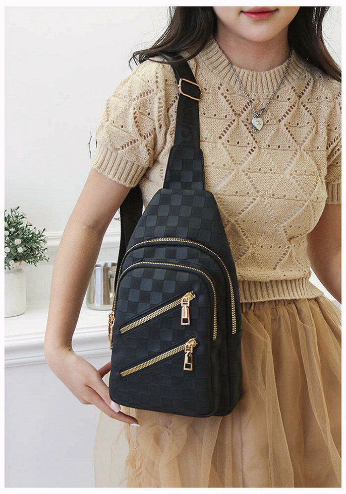 スポーティー ボディバック 男女兼用 カバン 大容量 肩掛けバッグ 斜め掛けバッグ 軽量 合成皮革 チェック柄 ショルダーバッグ