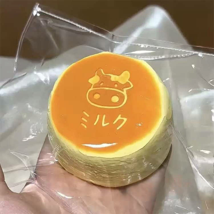 2個セット！スクイーズ ケーキ おもちゃ ぷにぷに 水感 ストレス解消 おもちゃ 減圧グッズ 低反発 ストレス発散 触感いい スクイーズおもちゃ 子供 大人 誕生日 プレゼント ギフト スクイーズ 肉球スクイーズ 握って遊ぶ 猫の手 SNSで話題 fampa-10002240 株式会社FAMオンラインショップ サンプル画像3