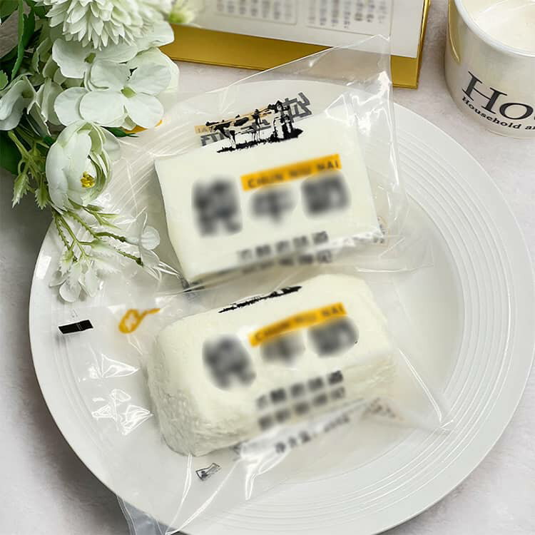 牛乳スクイーズ スクイーズ ミルクブリック ぎゅうにゅう 水感スクイーズ 柔らかい おもちゃ 低反発 スクイーズ玩具 ストレス解消 可愛い 握る玩具 癒しグッズ 人気 子供 大人 誕生日 プレゼント 白い牛乳 送料無料 2タイプ 2