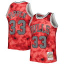 Draw attention to your all-time favorite Chicago Bulls player with this 1997/98 Scottie Pippen Galaxy Swingman jersey from Mitchell & Ness. It features an eye-catching pattern all over and constellation-inspired graphics. Mesh fabric also gives this Scottie Pippen jersey added breathability for more comfortable wearing to Chicago Bulls games or on the court.Embroidered fabric applique with reflective detailSwingmanOfficially licensedMachine wash, line dryMesh fabricSleevelessBrand: Mitchell & NessMaterial: 100% PolyesterImportedSublimated designWoven jock tag at hemStraight hemline with side splits