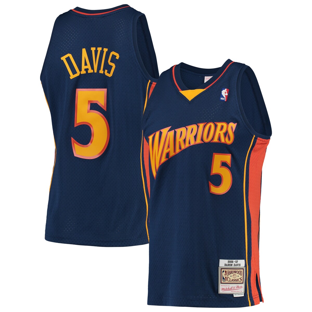 Rep one of your all-time favorite pros with this Baron Davis Swingman jersey from Mitchell & Ness. The throwback Golden State Warriors details are inspired by the franchise's iconic look of days gone by. Every stitch on this jersey is tailored to exact team specifications, delivering outstanding quality and a premium feel.Woven tag with player detailsOfficially licensedMaterial: 100% PolyesterRib-knit collar and arm openingsSwingman ThrowbackHeat-sealed NBA logoMachine wash, line dryImportedCrew neckMesh fabricBrand: Mitchell & NessTackle twill graphicsSide splits at waist hemWoven jock tagSleeveless