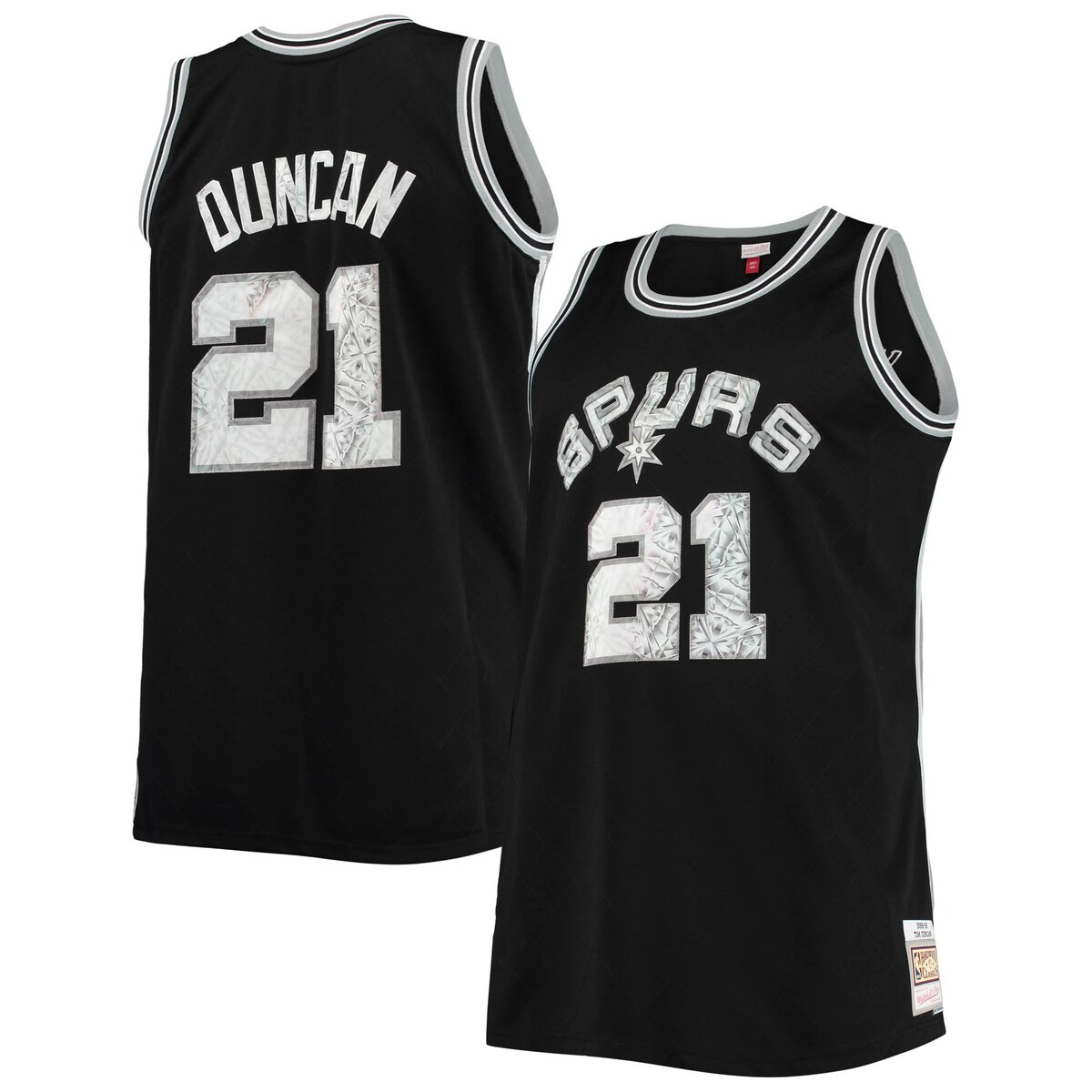 Commemorate the iconic legacy of Tim Duncan while celebrating 75 years of illustrious NBA insanity with this San Antonio Spurs Diamond Swingman jersey from Mitchell & Ness. Along with a sleeveless design, this top offers lightweight fabric to keep you fresh throughout the day. Featuring legendary San Antonio Spurs and Tim Duncan graphics, this is the perfect way to show your timeless devotion to your favorite team and player in the NBA.Swingman ThrowbackStitched holographic applique with faux diamond patternWoven jock tag at hemBrand: Mitchell & NessImportedOfficially licensedStitched designMaterial: 100% PolyesterMachine wash, line dryStraight hemline with side splitsSleeveless