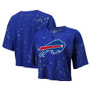 Finish any fan 'fit with this Buffalo Bills Bleach Splatter T-shirt from Majestic Threads. It features distressed team graphics over a unique splatter dye design and notch neck for extra style. This cropped tee is a must-have for any Buffalo Bills look.Machine wash, tumble dry lowShort sleeveNotch neckOfficially licensedScreen print graphicsMade in the USABrand: Majestic ThreadsMaterial: 100% CottonDistressed details for a vintage lookCropped hemSplatter dye varies on each T-shirt