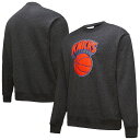 【公式グッズ】NBA ニックス トレーナー Mitchell & Ness(ミッチェル&ネス) メンズ ブラック (NBA Mitchell & Ness Men's SP25 MNC HWC Blackout Collection Vintage Snow Wash Crew Sweatshirt)