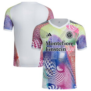 エントリーでポイント 5倍【公式グッズ】MLS ニューヨーク・シティFC ユニフォーム Adidas(アディダス) メンズ ホワイト (ADI F25 Men's Pride Pre-Match Top)