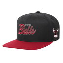 NBA ブルズ スナップバック キャップ Mitchell & Ness（ミッチェル＆ネス） キッズ ブラック (NBA OST MNC Youth Team Script Flatbrim Snapback)