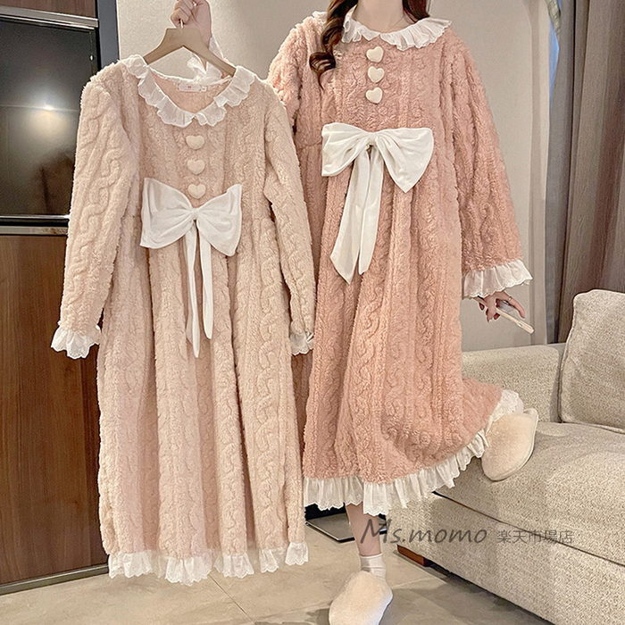 【商品コード】:【素材】:ポリエステル【カラー】:ピンク、ベージュ【サイズ】:(約)x参考体重:40-50KG(M) 50-60KG(L) 60-70KG(XL) 70-80KG(2XL)x参考身長:155-163cm(M) 160-168cm(L) 165-173cm(XL) 170-178cm(2XL)連携キーワード:ネグリジェ 冬 フランネルワンピース 可愛いレースリボン 暖かいネグリジェ モコモコルームウェア レディース 厚手パジャマ 姫 ナイトローブ 大人可愛い 韓国風 オシャレ 4色【商品コード】:【素材】:ポリエステル【カラー】:ピンク、ベージュ【サイズ】:(約)x参考体重:40-50KG(M) 50-60KG(L) 60-70KG(XL) 70-80KG(2XL)x参考身長:155-163cm(M) 160-168cm(L) 165-173cm(XL) 170-178cm(2XL)連携キーワード:ネグリジェ 冬 フランネルワンピース 可愛いレースリボン 暖かいネグリジェ モコモコルームウェア レディース 厚手パジャマ 姫 ナイトローブ 大人可愛い 韓国風 オシャレ 4色ネグリジェ 冬 フランネルワンピース インナー 下着 ナイトウエア 新作 ピンク ベージュ M L XL 2XL
