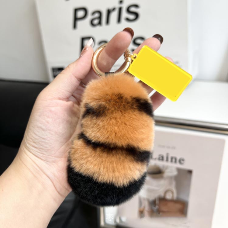 ミニ かわいい 動物 ファーキーホルダー 虎 しっぽ 肉球 ふわふわ おもしろい バッグチャーム バッグ飾り アクセサリー もふもふ おしゃれ ギフト ギャル ぬいぐるみキーホルダー fancacademy-10015176 FANCアカデミー 楽天市場店 サンプル画像2