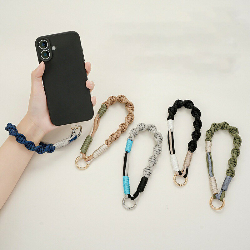 【特徴】おしゃれでかわいい、キュートなハンドストラップです。スマホやデジカメ、プレーヤー、社員証、自動車の鍵、通行証などの ストラップホールを備えた品物にオススメストラップを付けると、落下防止やカバンの中からスマホを探しやすく便利です。ポーチや小物入れのファスナーに付けてもOK!お子様とのお出かけや買い物には落下防止としても役に立ちます。出張や旅行にも楽々!荷物が多いとき両手が自由に使えて便利。様々なシーンで用途に合わせて活躍してくれます。注意事項※商品のお色は撮影時の環境、ディスプレイの発色などにより実物と多少の違いが生じることがございます。予めご了承下さいませ。※本商品は、配達の日時指定ができません。