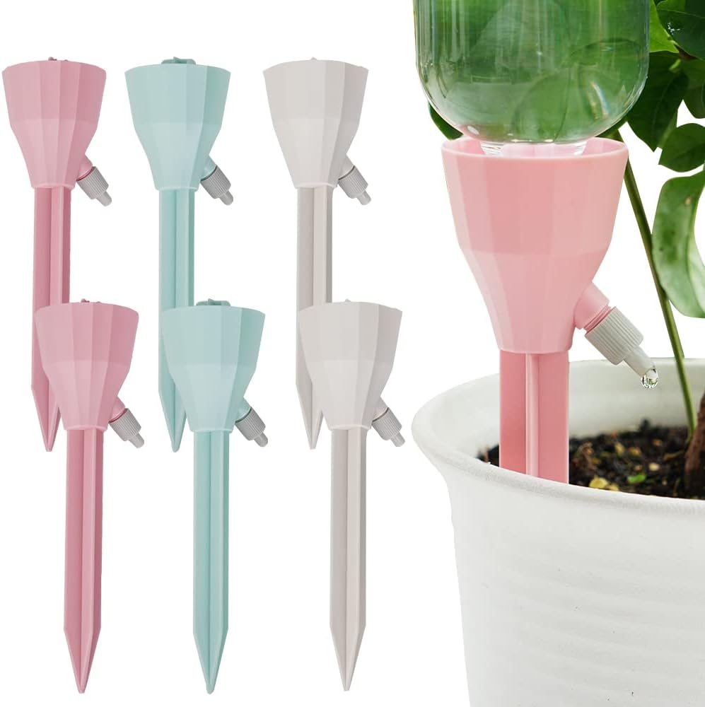 【自動給水器】植物が屋内または屋外、自宅またはオフィスにあるかどうかにかかわらず、この自動給水キャップは植物を補うことができます。【便利に汎用】ボトルの底に穴を開けたり切ったりする必要がなく、水入れたペットボトルに水撒き装置を差し込み、土に挿しており、逆時計回りに調整弁を回すだけで水やりができます。なんて便利な水遣り器!【環境保護】高い強度と靭性、優れた耐熱性と耐寒性、安全性と耐久性を備えています。繰り返し使用でき、廃棄物を減らし、環境を保護します。【液体肥料も使用可能】市販の2.5〜3cm口径のボトルが対応可能。旅行や出張など外出中の適度の水やりに大変おすすめします。自動給水キャップ 自動給水器 6個セッ