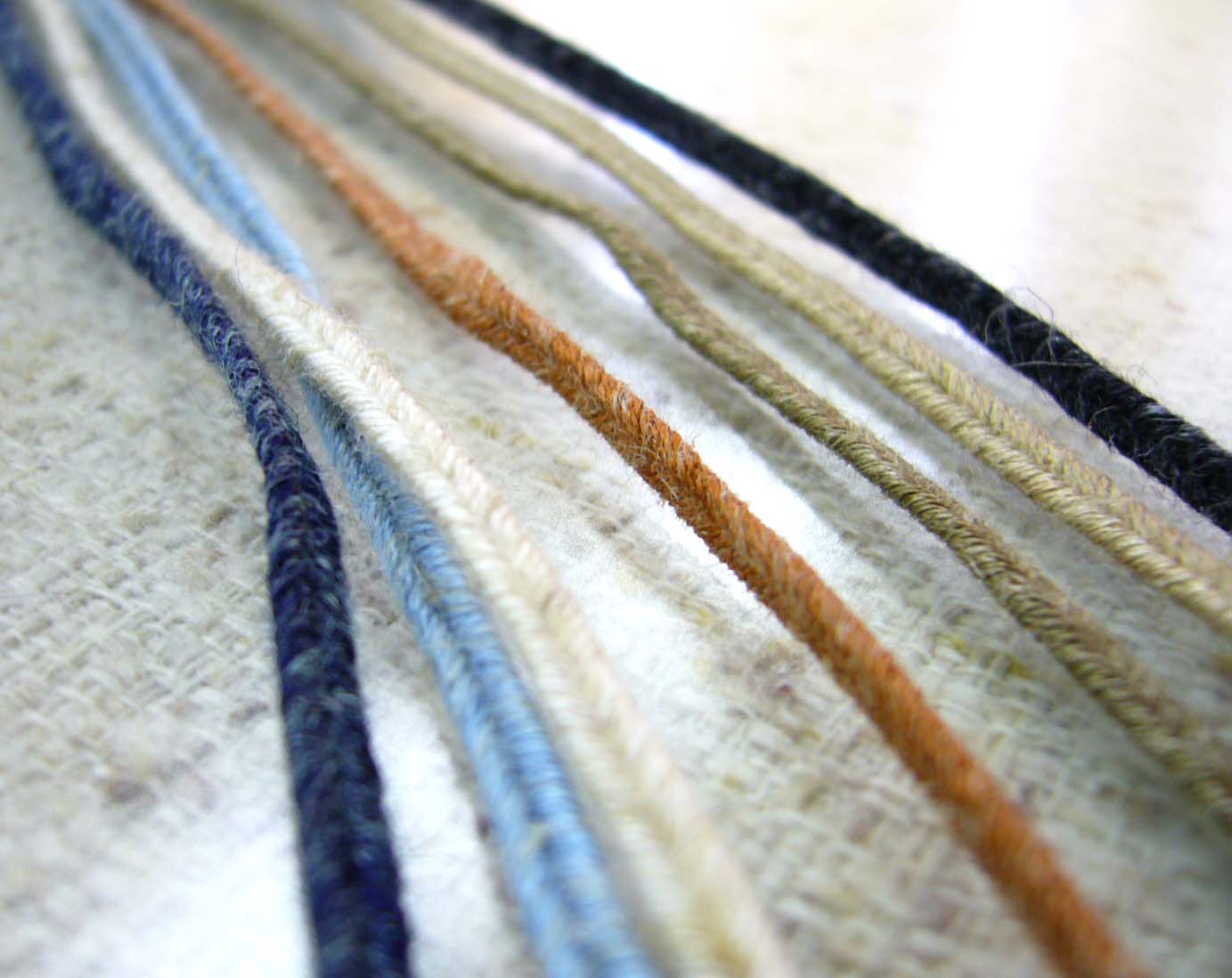 ����������ʢ ����������������(�� :��3mm�ˡԲ��ʤ�1m�Τ����ʤǤ�����ñ�̹���50%���ա�1����30m�բ����ʤ������塢ɽ�����������¿�����夹���礬�������ޤ�����λ���ꤤ�ޤ���(No.114-71)