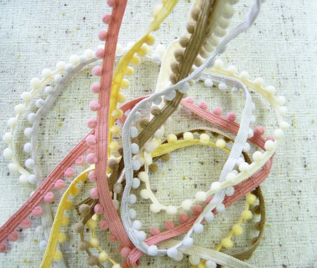 �ץ��֥졼��(�ݥ�ݥ�ơ��ס�(�� :��12mm�ˡԲ��ʤ�1m�Τ����ʤǤ�����ñ�̹���50%���ա�1����50m�բ����ʤ������塢ɽ�����������¿�����夹���礬�������ޤ�����λ���ꤤ�ޤ��� (No.114-90)